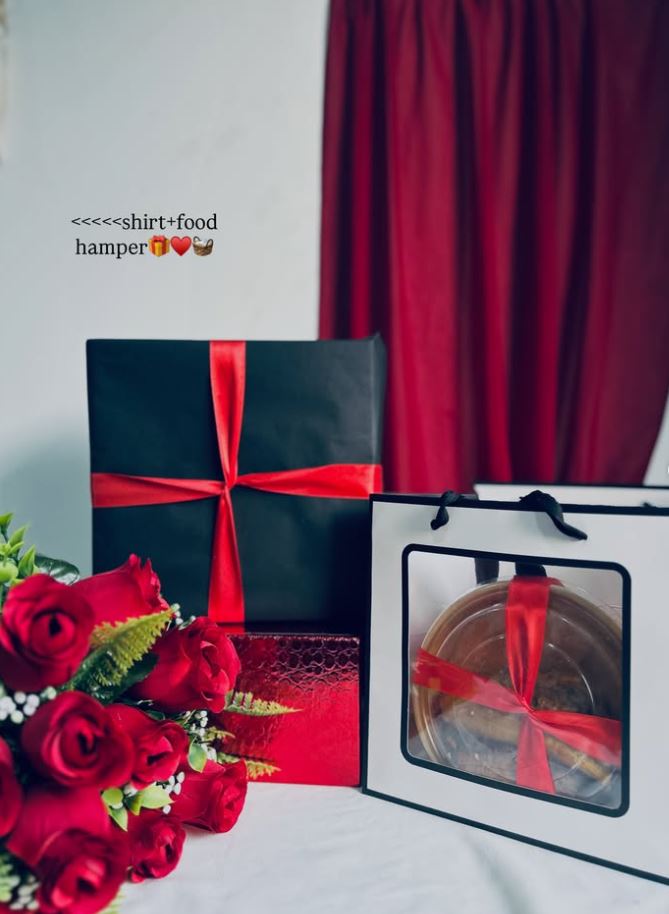 Customized gift hamper